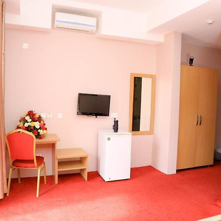 Hotel 7 Seasons Entebbe Eksteriør bilde